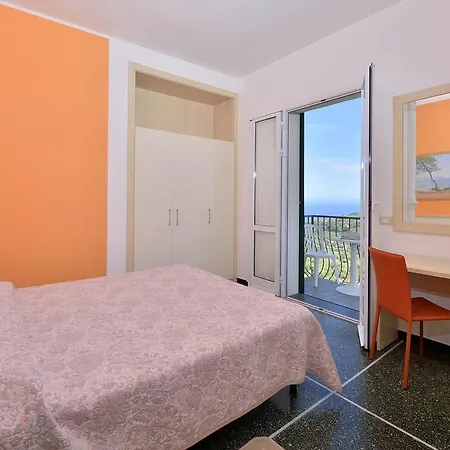 Elvira Aparthotel Diano Marina