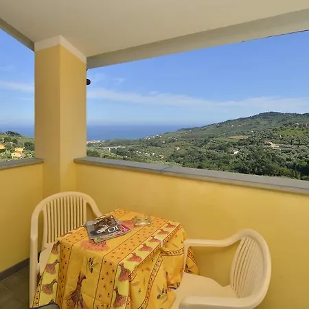 Elvira Aparthotel