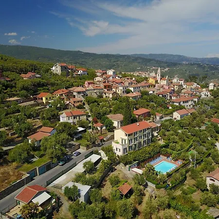 Elvira Aparthotel Diano Marina